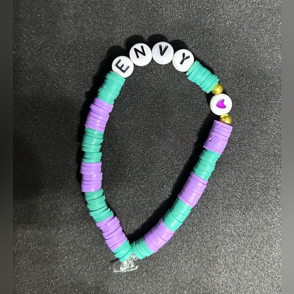 Envy (Inside Out) Heishi Bracelet - Picture 8 of 9
